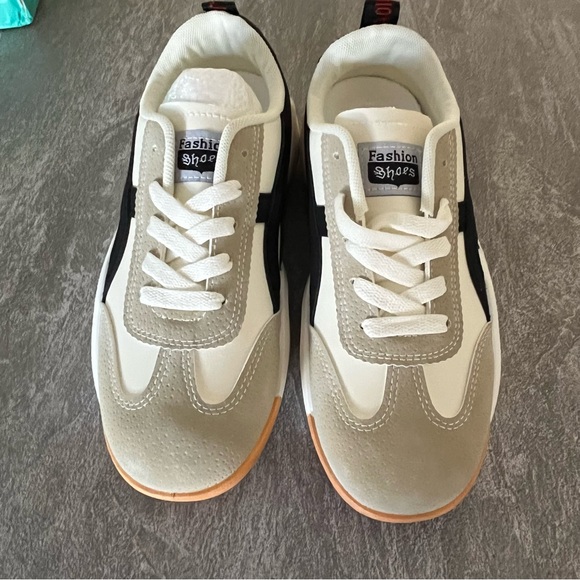 Brand New “Orthopedic” Sneakers- Fashion Shoes - Picture 4 of 6